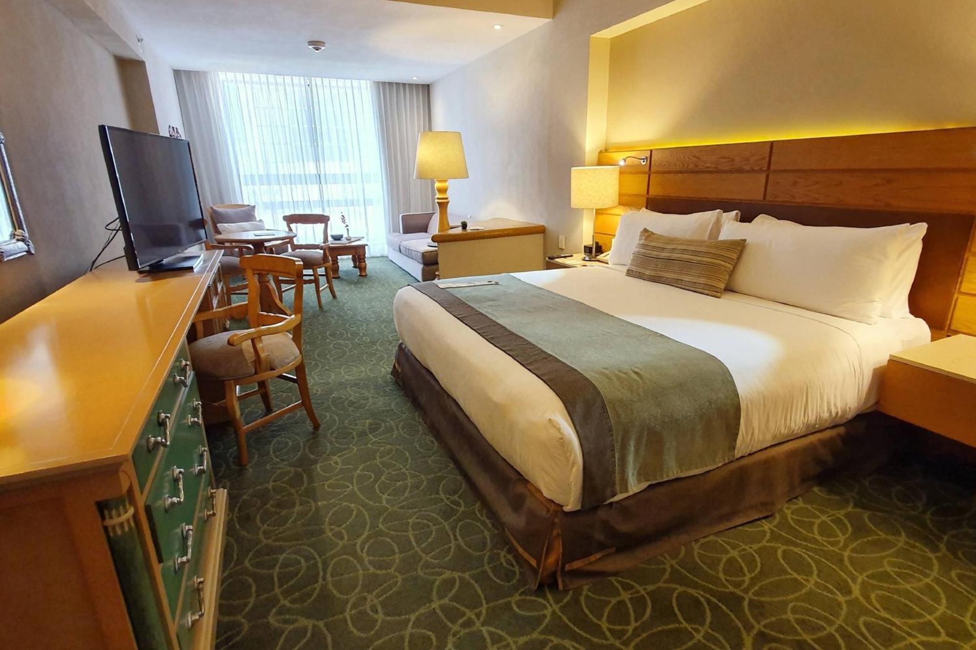 Marriott Tuxtla Gutierrez Hotel Exterior foto A room at the hotel