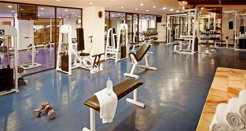 Marriott Tuxtla Gutierrez Hotel Facilități foto The gym at the Taj Bengal